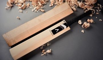 Top Custom Made Cricket Bats – How do Cricketers Choose Their Game-Changing Bats?