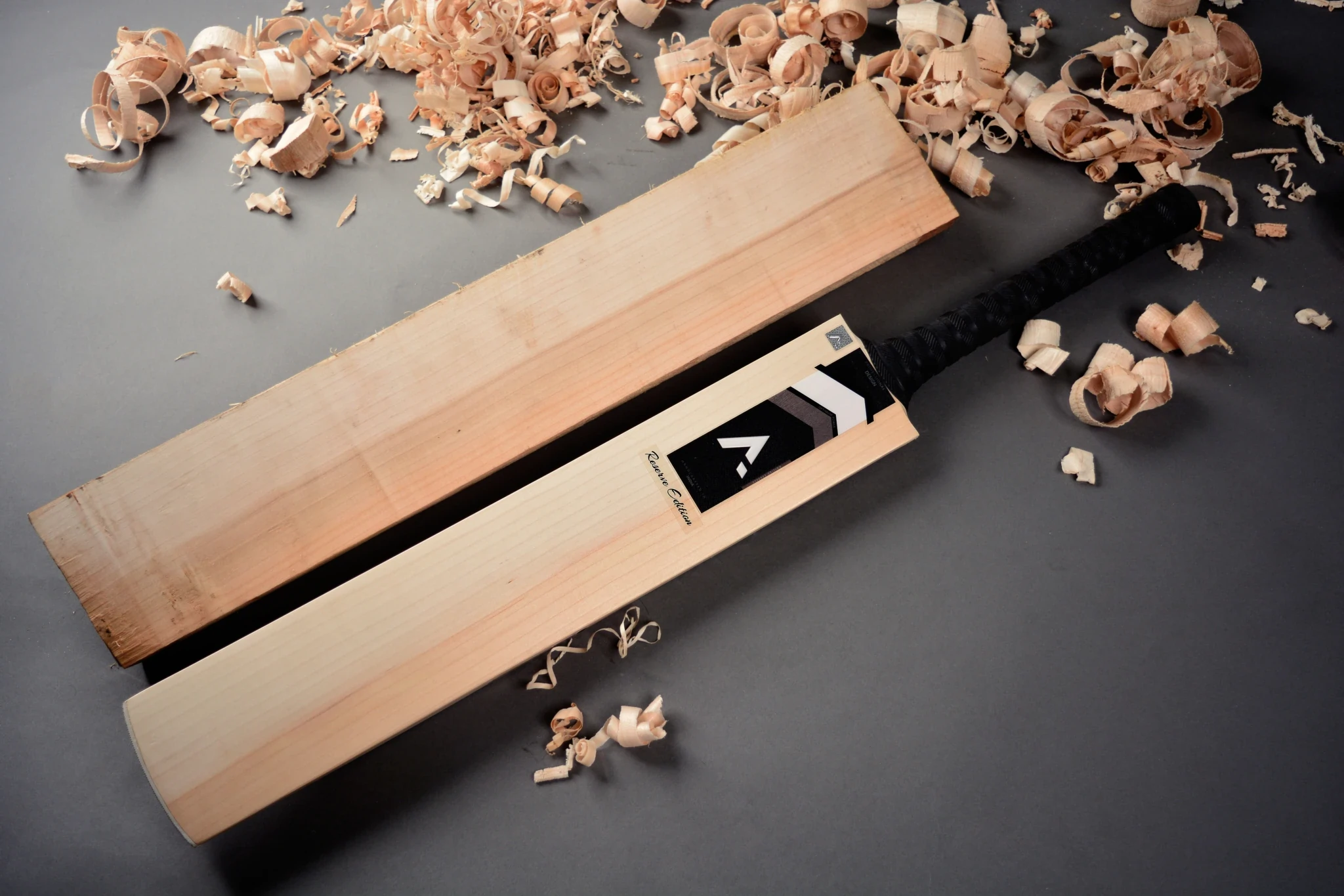 Top Custom Made Cricket Bats - How do Cricketers Choose Their Game-Changing Bats?